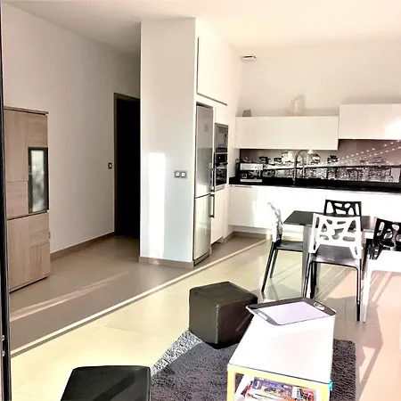 Spacieux Avec Piscine Privee A 아파트