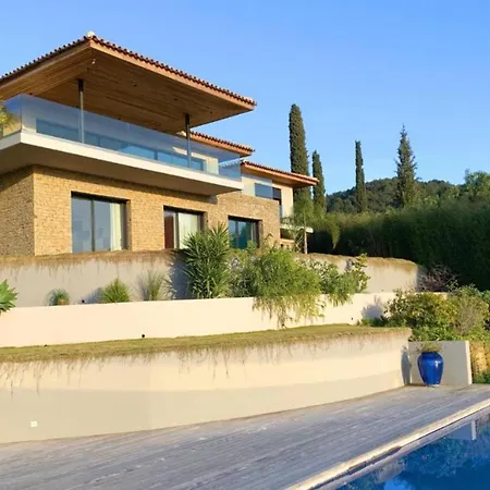 Spacieux Avec Piscine Privee A